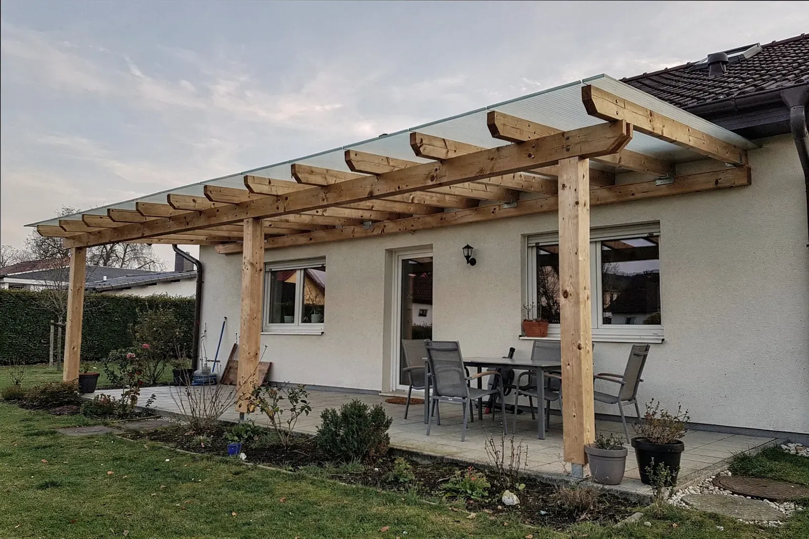 Freistehende Terrassenüberdachung in Krefeld